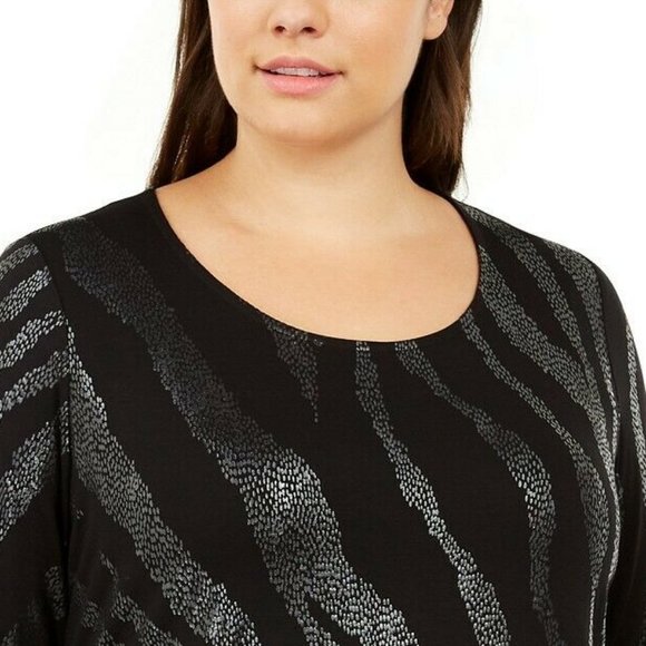 Jm collection plus size scoop neck printed top - Picture 2 of 3